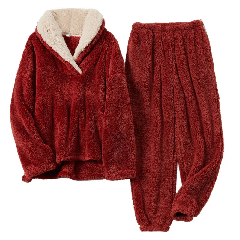 Fluffy Night -  Damen Fleece-Pyjama-Set | Senken Sie Ihre Energierechnung!